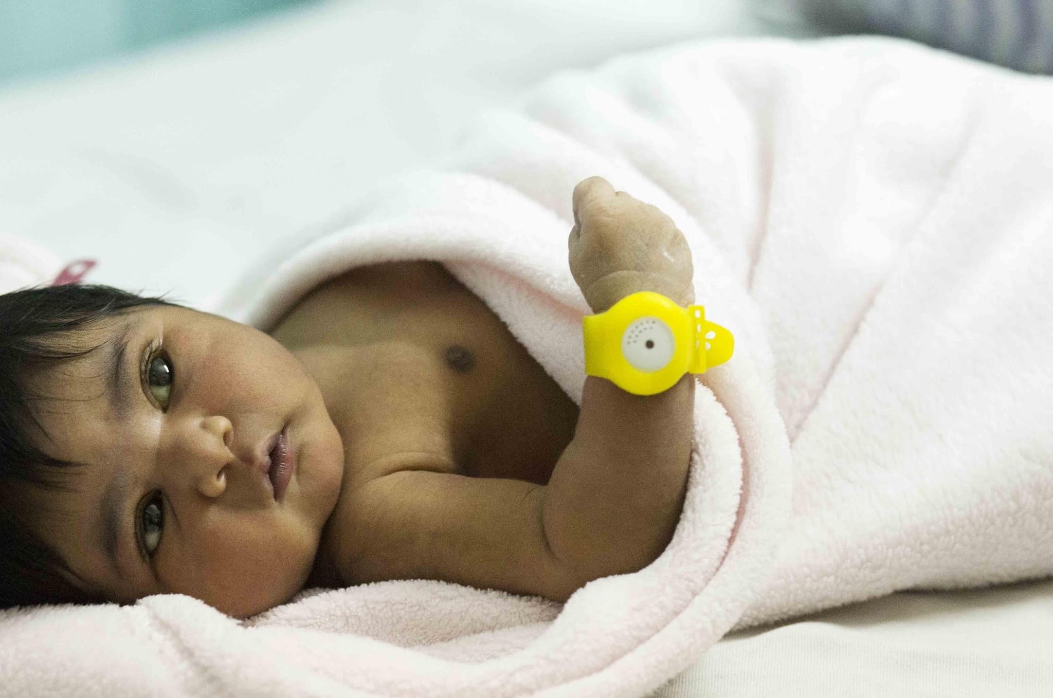 The Better India — Stanford alumnus's low-cost bracelet is saving newborns across 25 countries